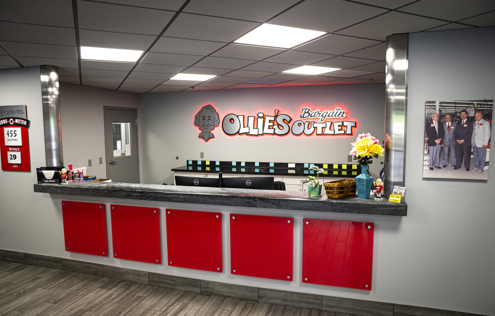 Ollies bargainhunting shoppers push the Pa. retailers growth to 457